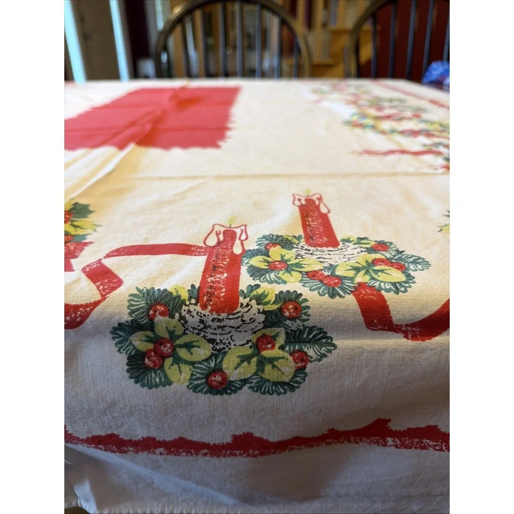 Vtg Mid-Century Modern Christmas Tablecloth Wreath Candles Holly 64